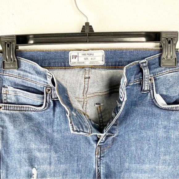 FREE PEOPLE Exposed Button Fly Intentionally Ripped Frayed Hem Jeans, Size 27 - Picture 11 of 12